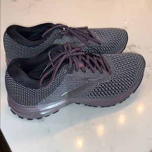 Brooks Revel tennis shoes